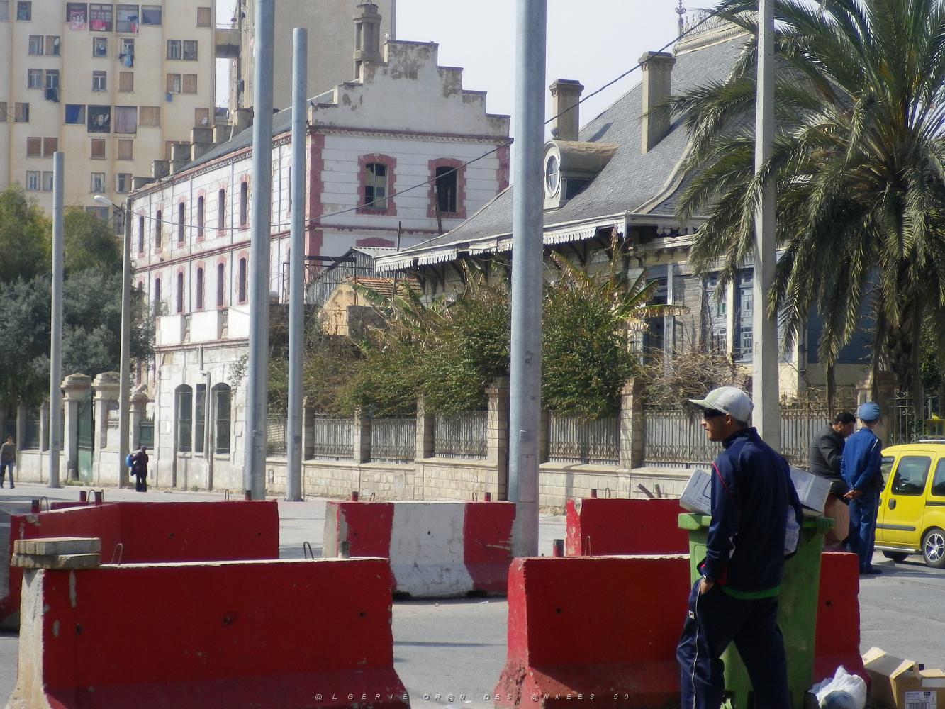 2095 avenue de saint eugene et debut rue mostaganem ( ancienne porte de mostaganem).JPG